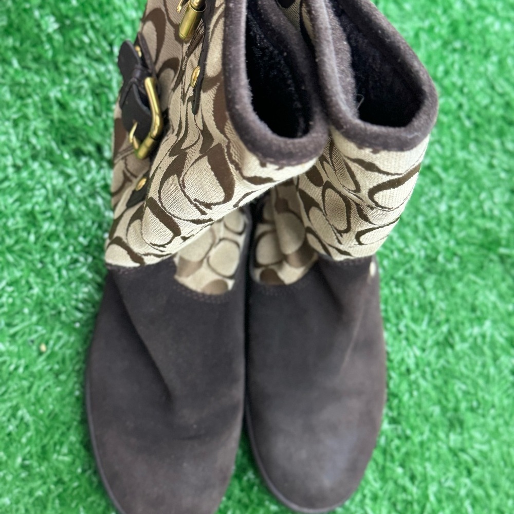 COACH TINAH Q1357 SIGNATURE Logo Size 5 1/2B Fleece lined, Warm & Cozy Boot - Picture 3 of 8